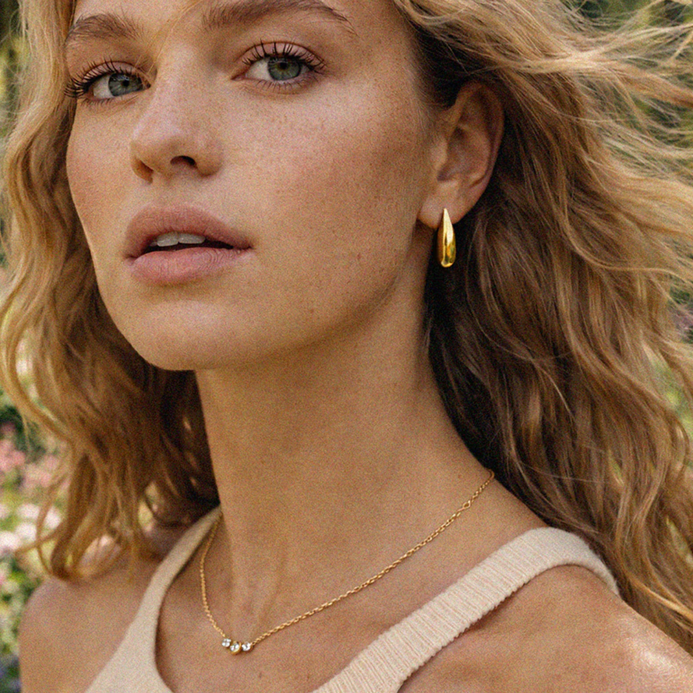Golden necklace with cubic zirconia