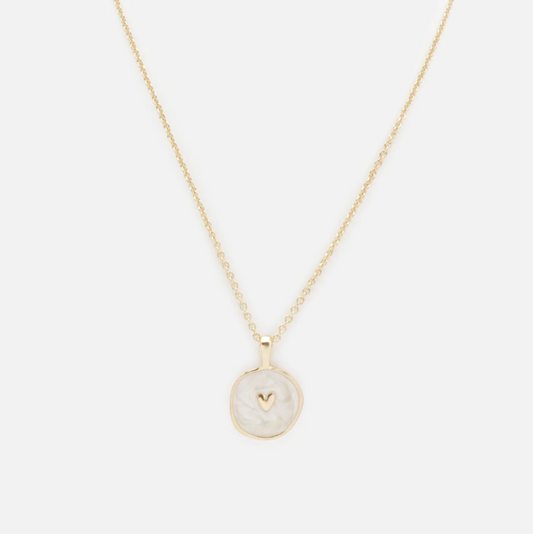 Gold-plated necklace with small heart on pearly white